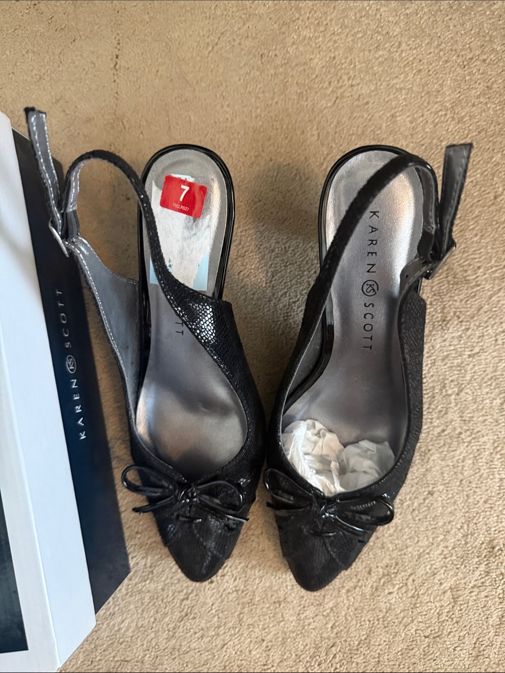 Karen Scott Black Pointed Toe Slingback Heels with Bow